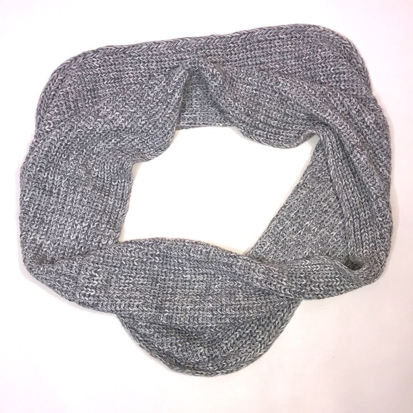 NWT J. Crew circle knit scarf OSFM - Picture 2 of 7